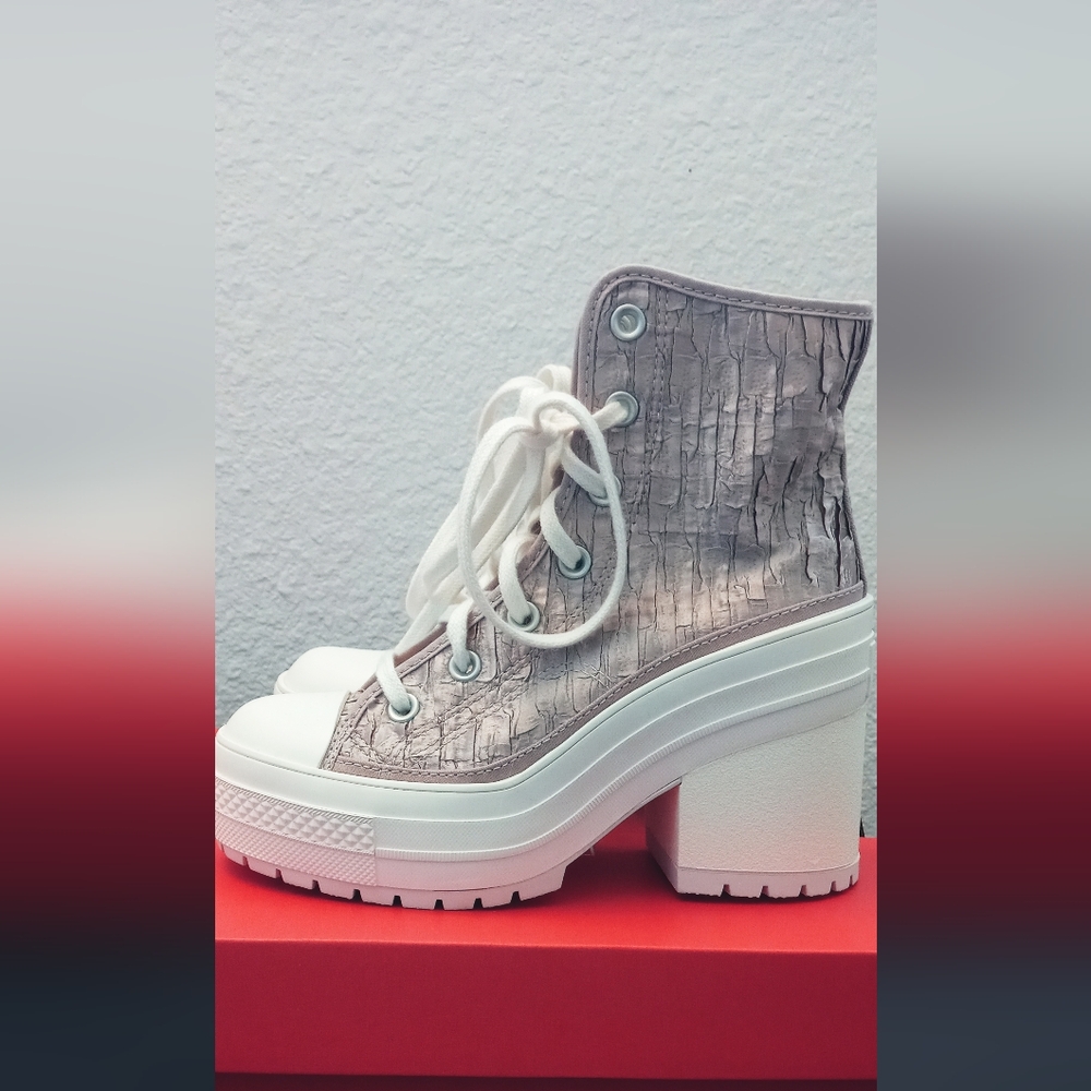 NIB Chuck 70 De Luxe High Heel Sneakers Chaotic Neutral/Egret